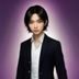 黄豆魔改短剧官网联合创始人兼CEO陈磊的职业照，背景为现代办公室，表情自信专业